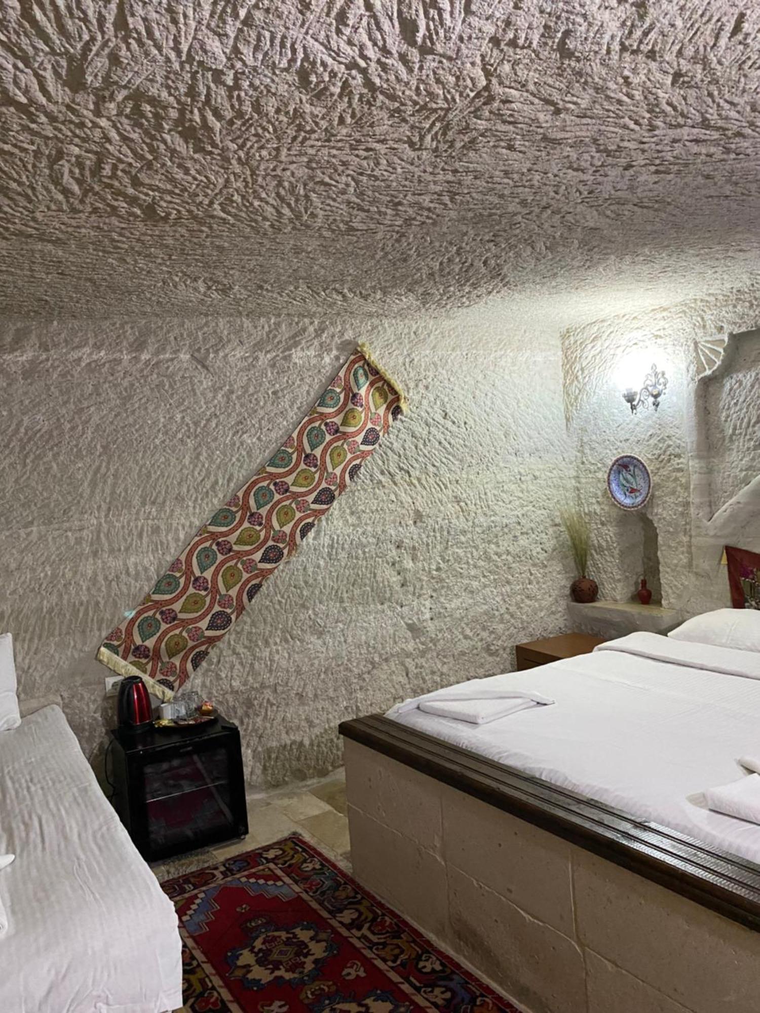 Seven Rock Cave Hostel