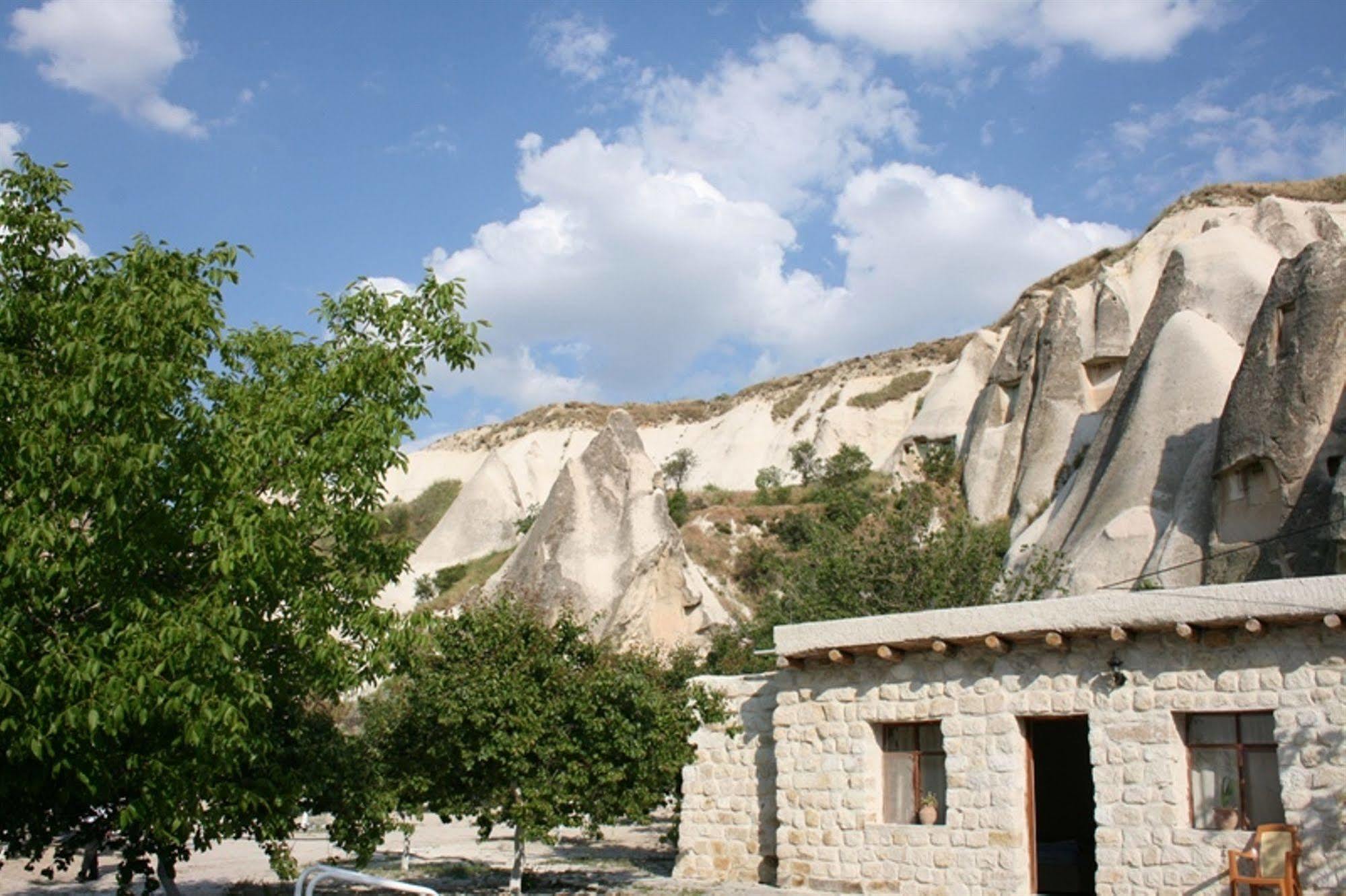 Seven Rock Cave Hostel